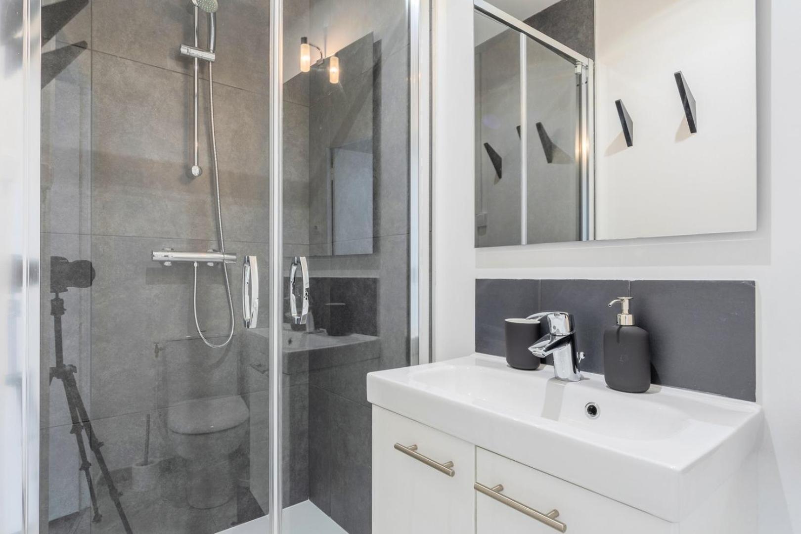 Bright 3-Bedroom 2-Bathroom Flat Lila Exterior foto